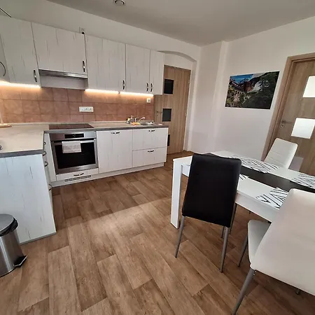 Apartament Pod Chlumem - Utulny V Blizkosti Centra Decin